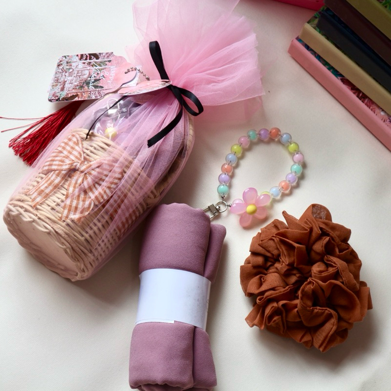

✨ Hampers Aesthetic Authentic – Kado Spesial untuk Sahabat & Keluarga ✨