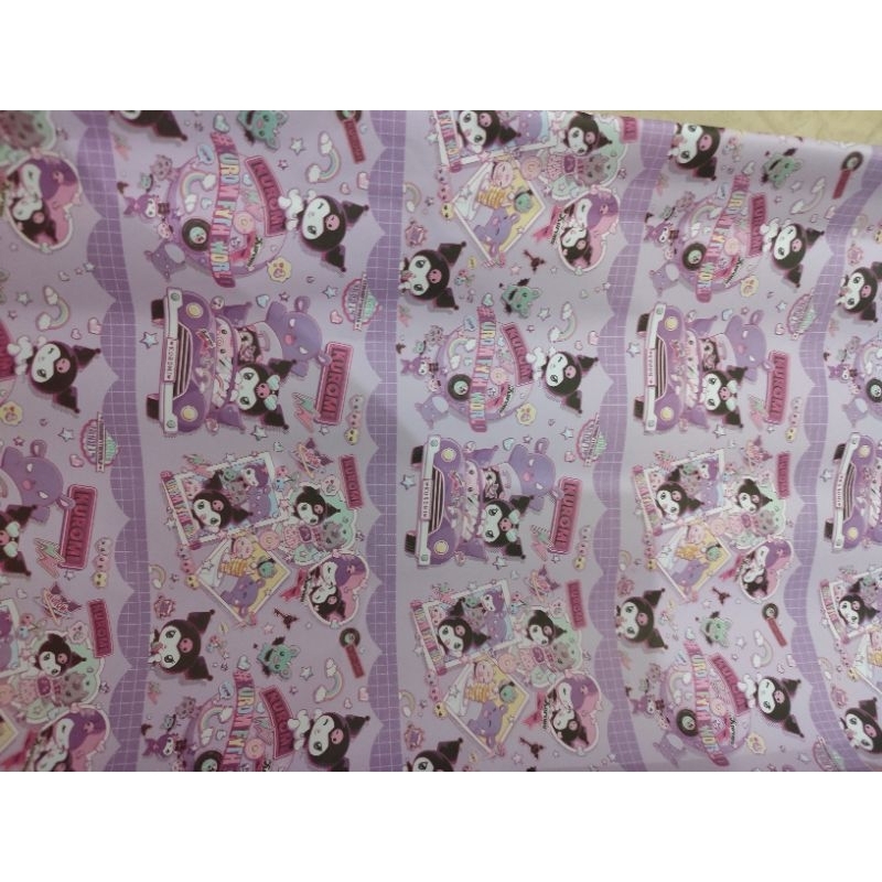 

kertas kado doff gambar kuromi ungu