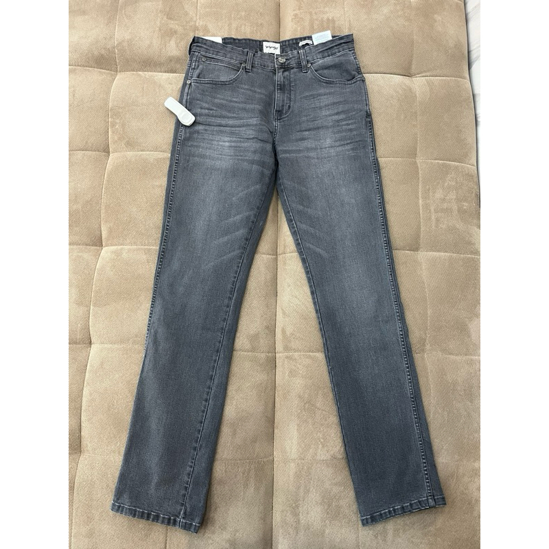 Celana Jeans Wrangler Greensboro Regular Tapered 01P25