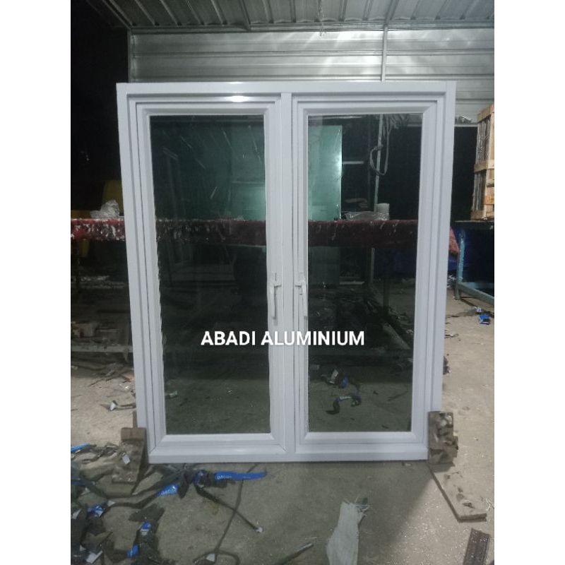 Jendela Casmen 2 daun Kusen Alumunium 3'inch L100 x T130 Tanpa Ornamen