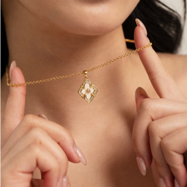 Izara Necklace - Kalung Wanita | 18KGP Kalung Wanita Motif Clover Vintage Lapis Emas | BYOL