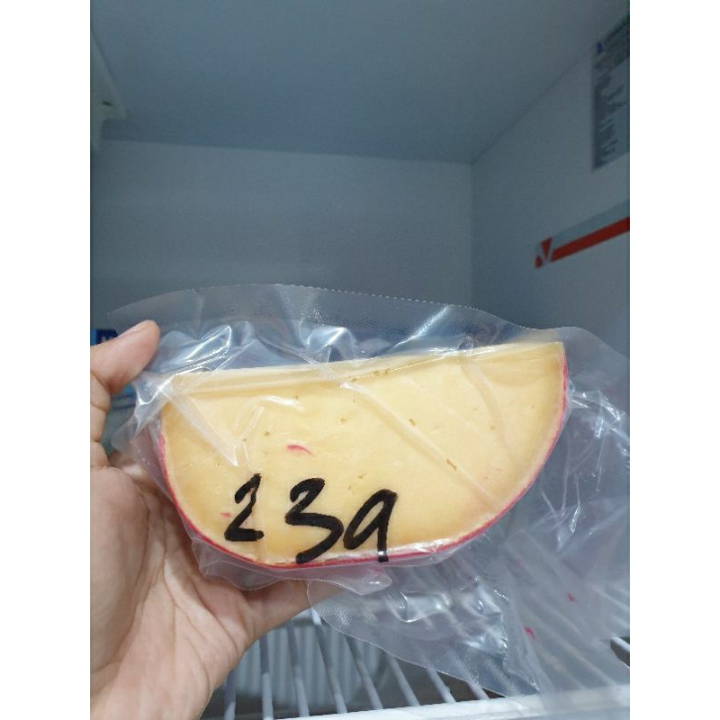 

keju edam potongan 239gram