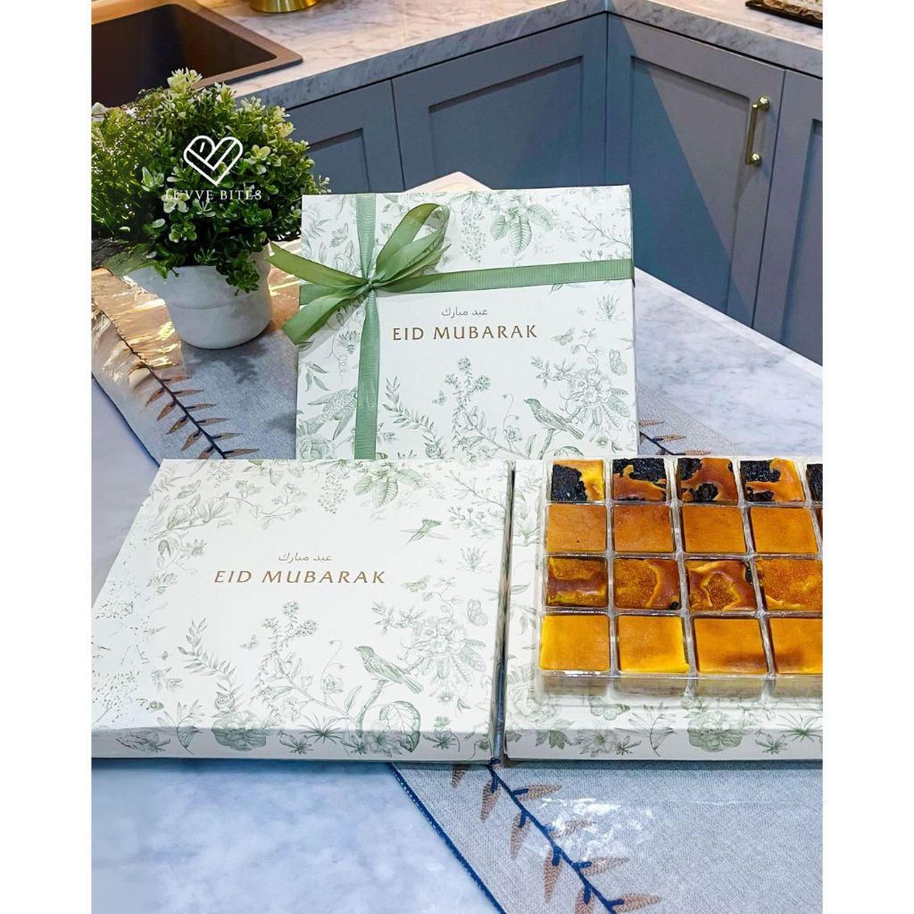 

Luvve Bites - Lapis Legit Super Premium Original Nanas Prunes Hampers Lebaran