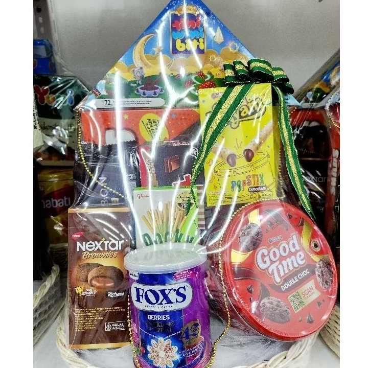 

PARCEL / HAMPERS LEBARAN PAKET RAYA 3 ISI 7 MACAM SNACK