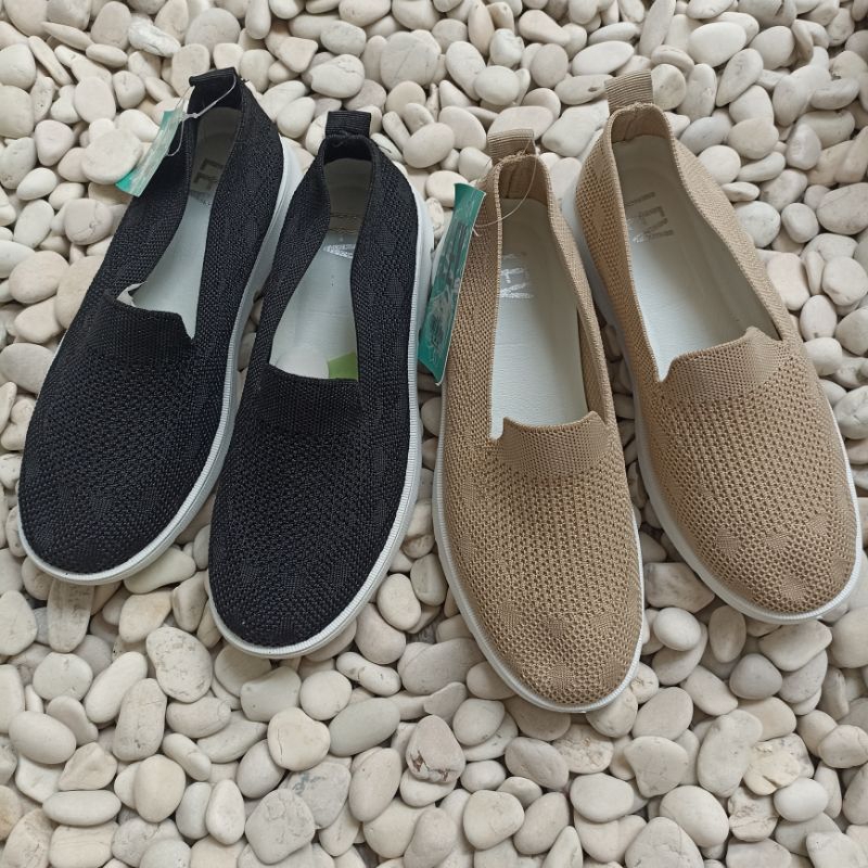 LEV By Zandilac Sepatu Sneakers Slip On Slider Selop Rajut CH241247WD