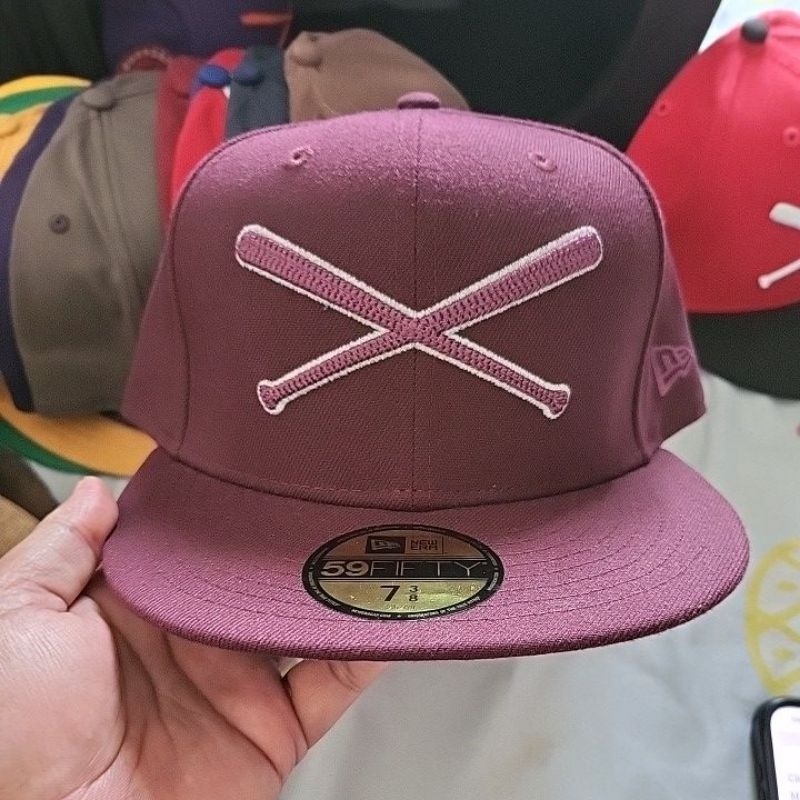 NEW ERA X JUSTFITTEDS CROSSED BATS LOGO MAROON 3M
