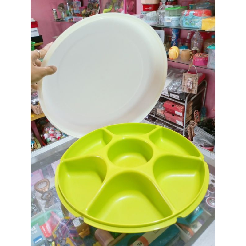 Large Serving Center Tupperware