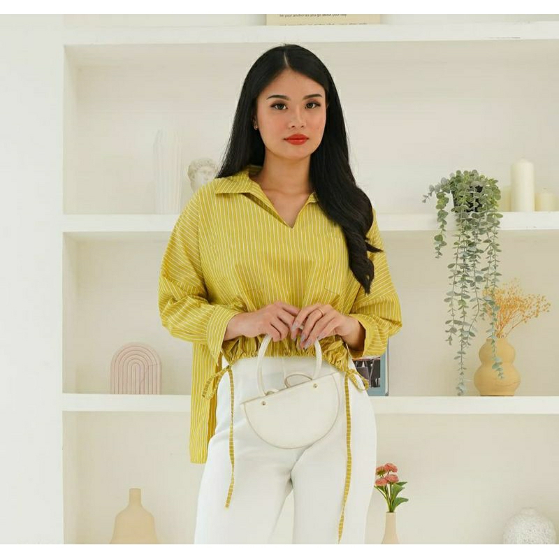 Yogirlie Shirt | Kemeja Crop Wanita Pola Salur | Detail Tali Serut di bagian Depan | Oversize