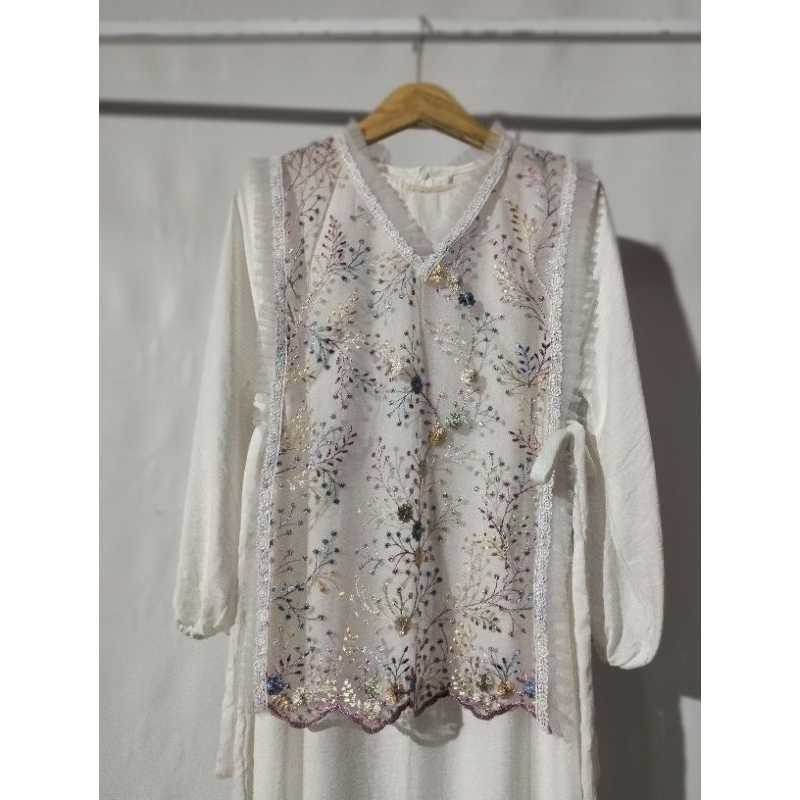 OUTER/VEST MOTIF PINK BY DE'BOYUN
