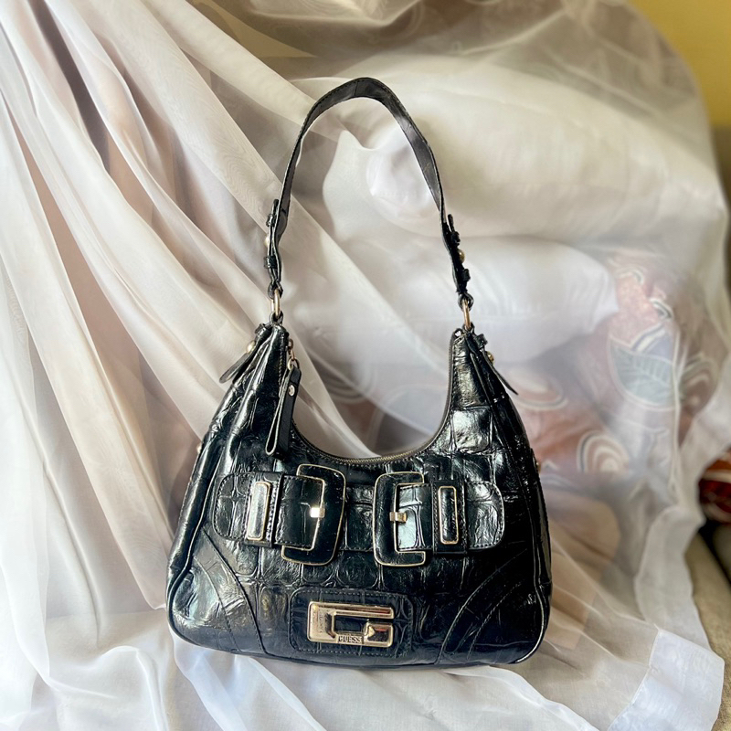 Preloved GUESS Hobo Shoulder Bag Vintage Y2k