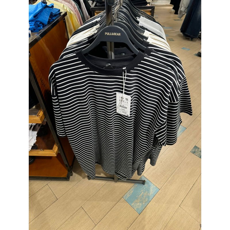 Kaos Garis Cowok Pull and Bear