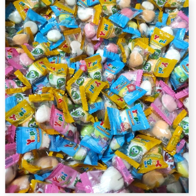 

permen yupi strawberry kiss dan tutty fruty kiloan