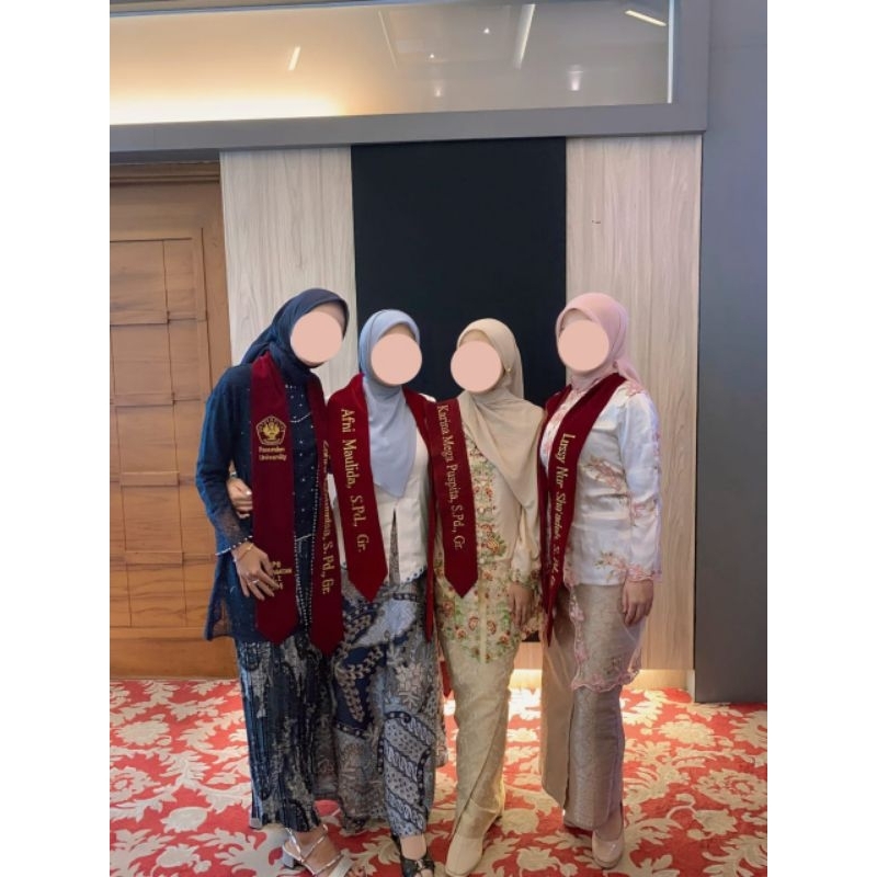 (selempang wisuda kalung)Bahan Bludru pilihan  tebal lembut dan tidak kaku