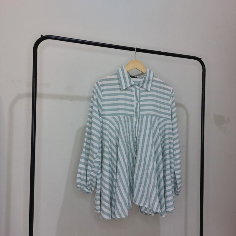 [Preloved] Zula Blouse Mint by Iymelsayshijab