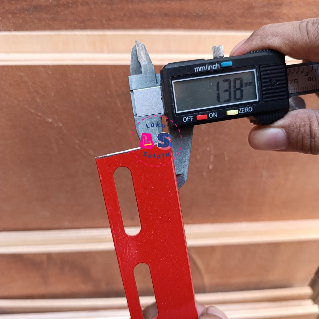 Besi Siku Lubang Tebal 1.3mm Merah | Siku Rak Merah | Siku Bolong