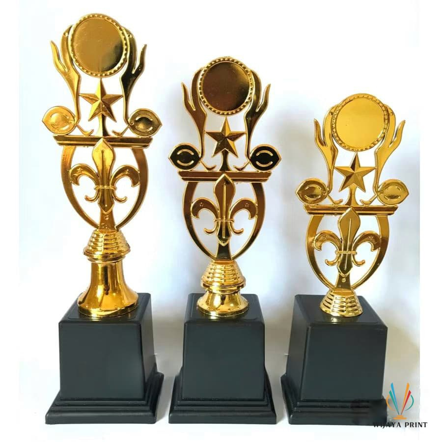 Piala pramuka satu set Piala Pramuka 1 Set isi 3