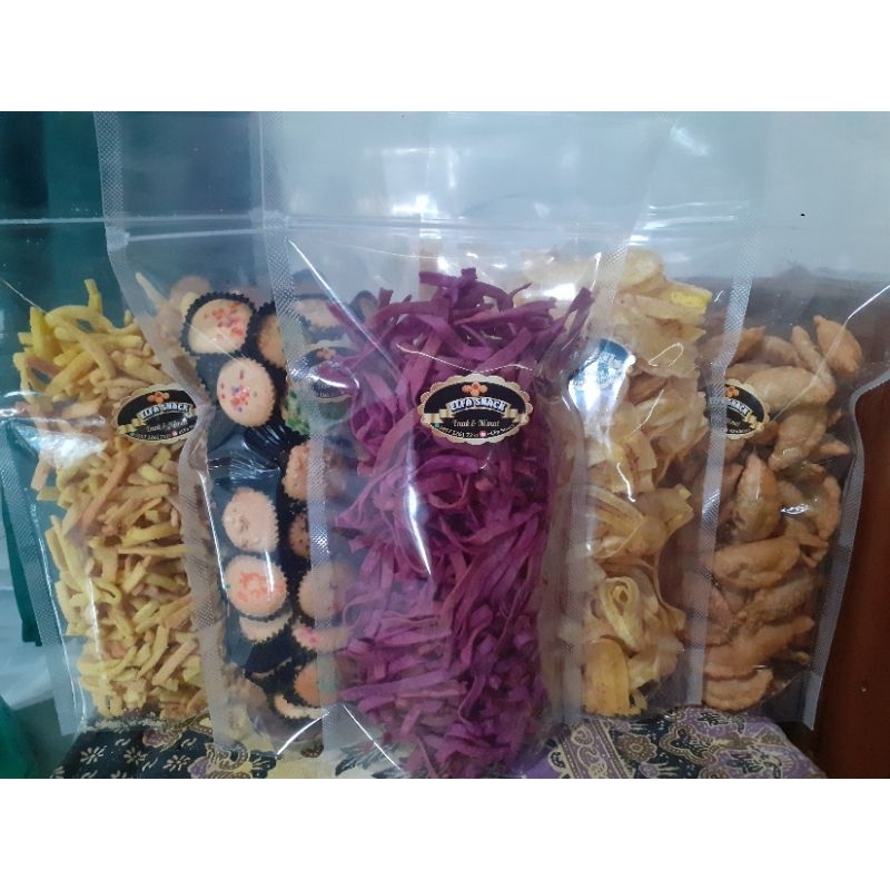 

keripik bawang gurih/keripik pisang/seriping gedang/jajan lebaran/makanan ringan