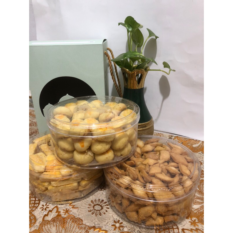 

Hampers lebaran kue kering isi 3 toples 500gr