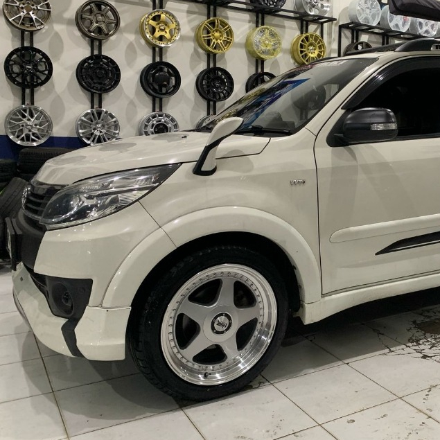 Velg Pelg Mobil Rush Terios Ring 18 Paket Kumplit Velg Dan Ban HSR Perugia - Toko Velg Jakarta Timur
