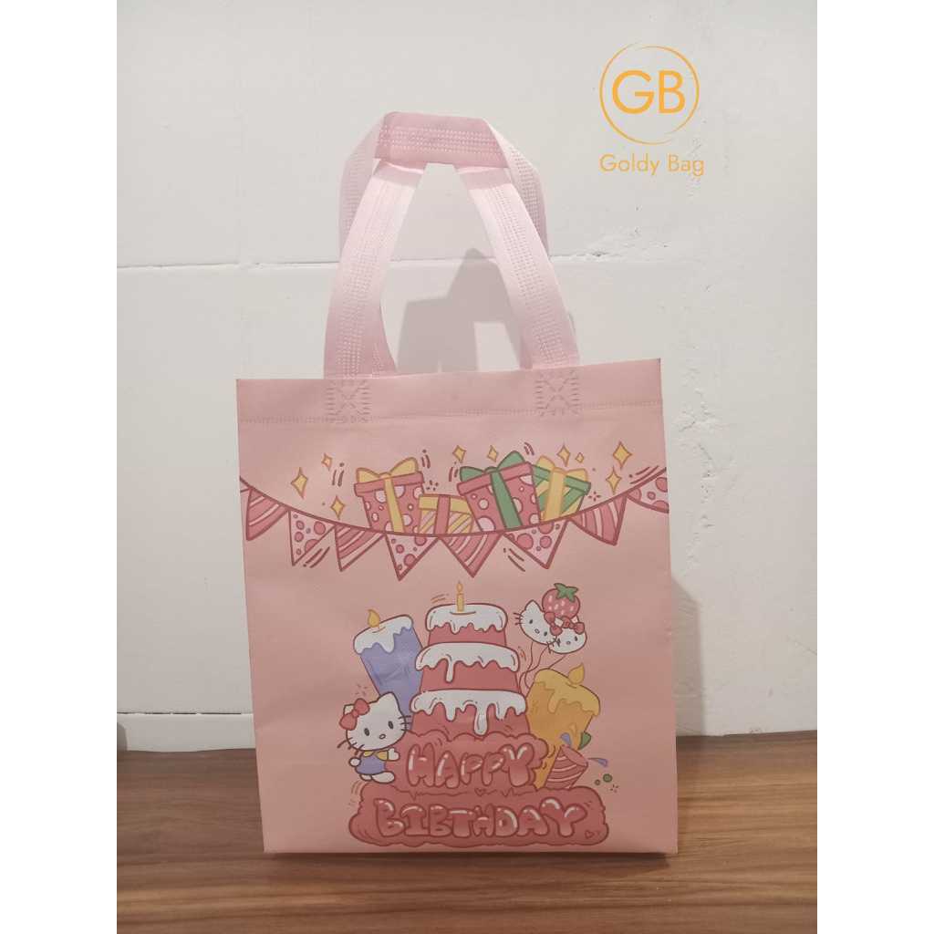 

GOODIEBAG SOUVENIR ULANG TAHUN GAMBAR HELLO KITTY