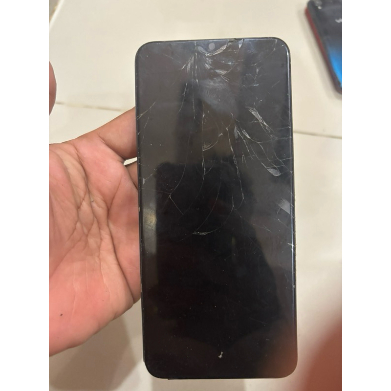 REALME C11  RAM 2/32 minus LCD SAMA LECET PEMAKAIAN