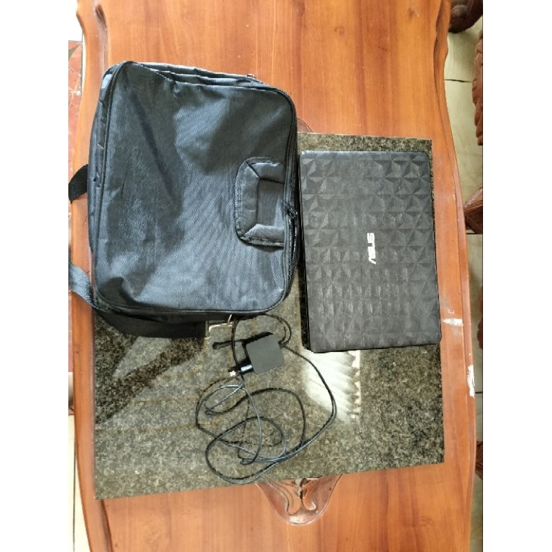 ASUS CoreI3