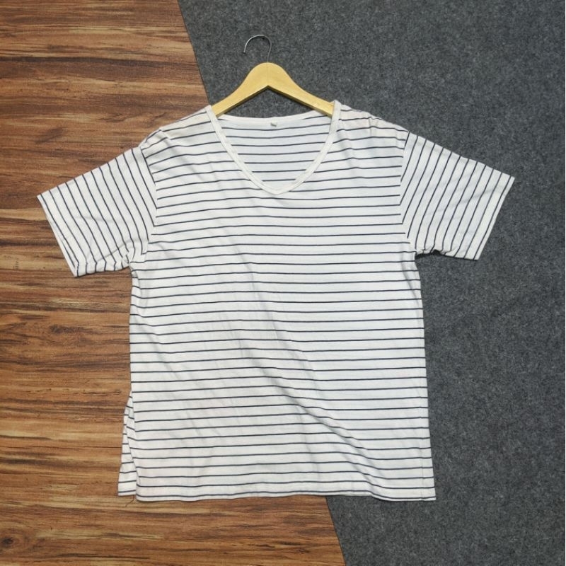 KAOS LENGAN PENDEK PRIA V NECK ORIGINAL SECOND L