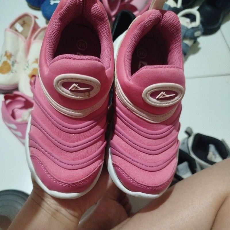 prevelod sepatu Audax pink