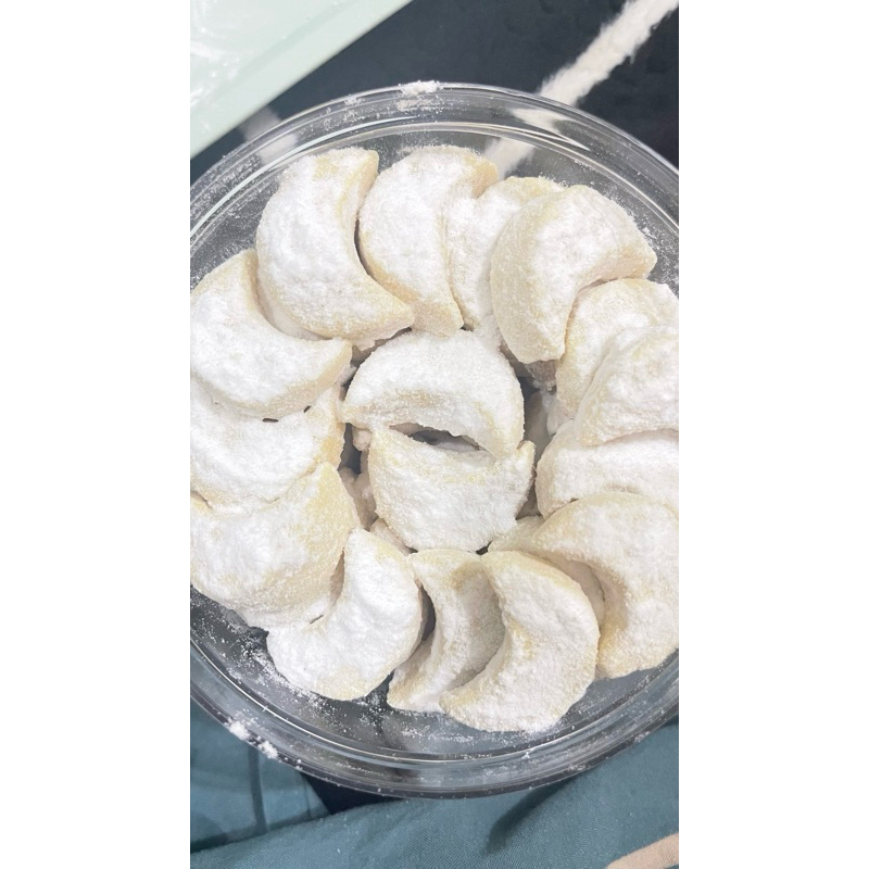 

Kue Putri Salju