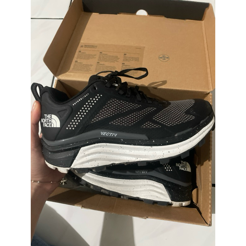 The North Face Women’s Vectiv Enduris Futurelight Reflect Running Shoes