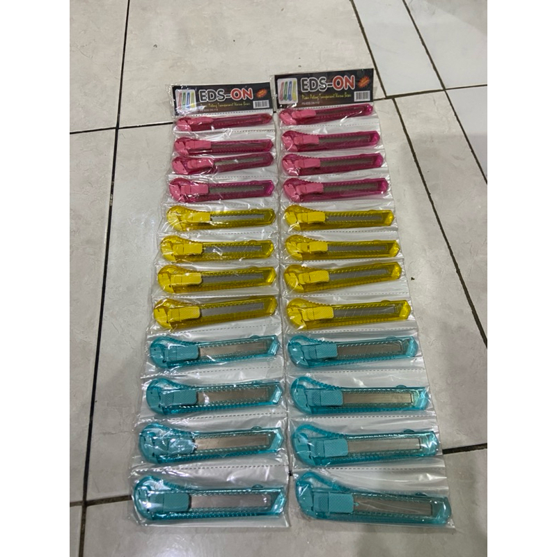 

Cutter Besar transparan (12pcs)