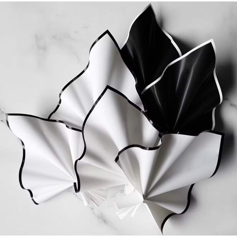 

KB06 Kertas Buket Bunga Flower Wrapping Black White Cellophane Paper List Hitam Putih GQM