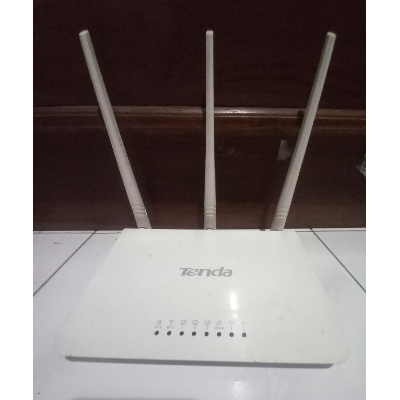 Router TENDA F3