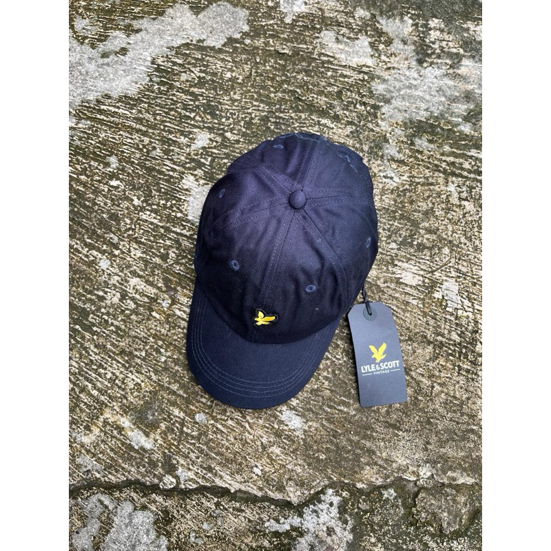 CAPS LYLE & SCOTT