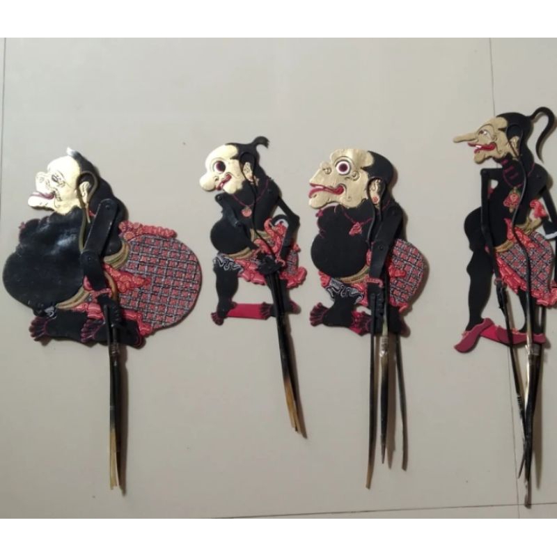 wayang kulit gunungan, pandawa lima, krisna dan  punokawan.