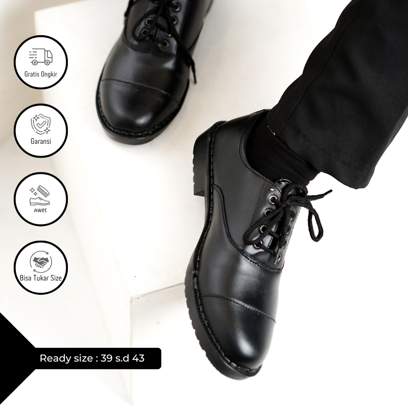 Pantofel pria bertali hitam bahan kulit