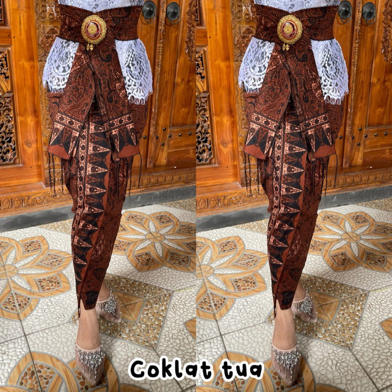 Kamen Jadi Batik Klasik Bawahan dan Selendang Kamen Katun Motif Batik Klasik Kamen Bali Strait Stand