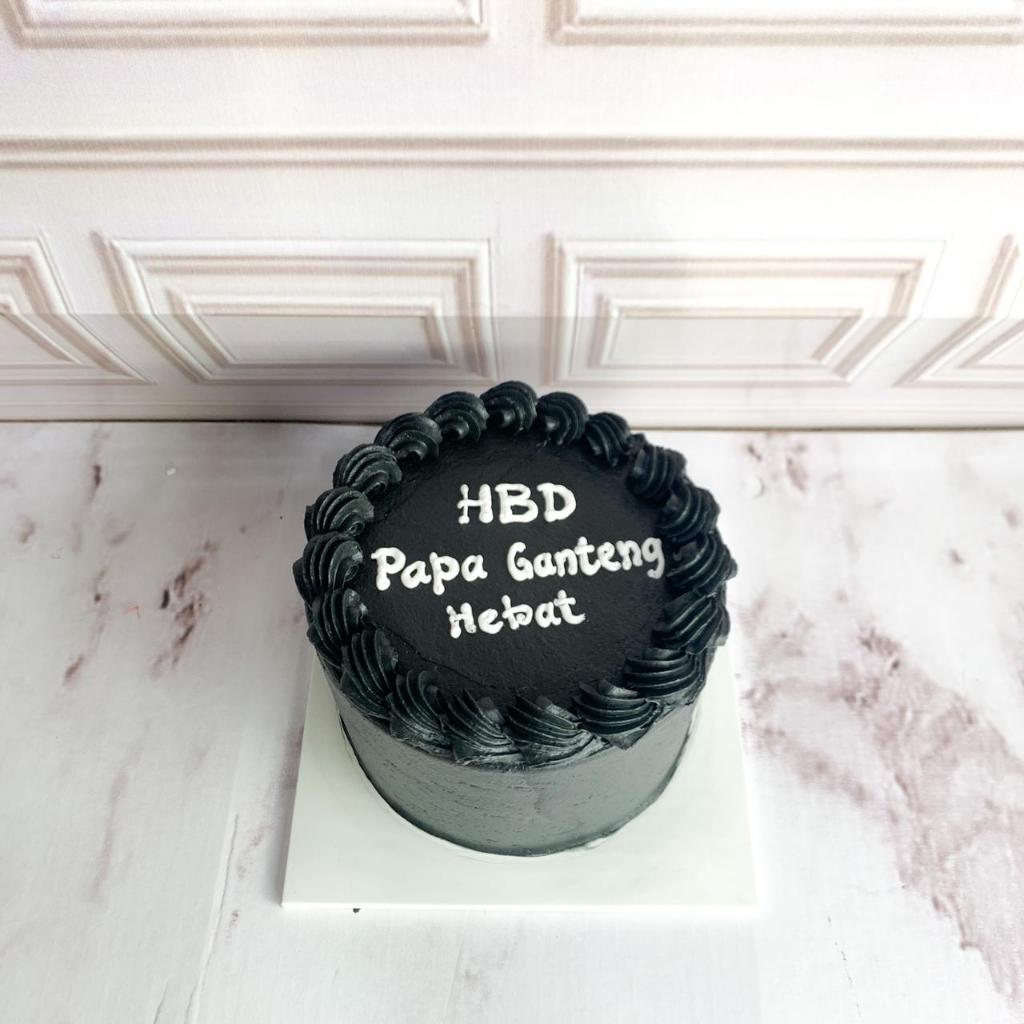 

Kue Ulang Tahun/Birthday cake/Kue Ultah Tema Black/Kue Black