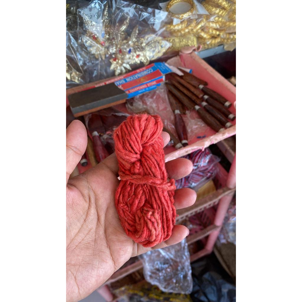 benang merah / benang tebus merah