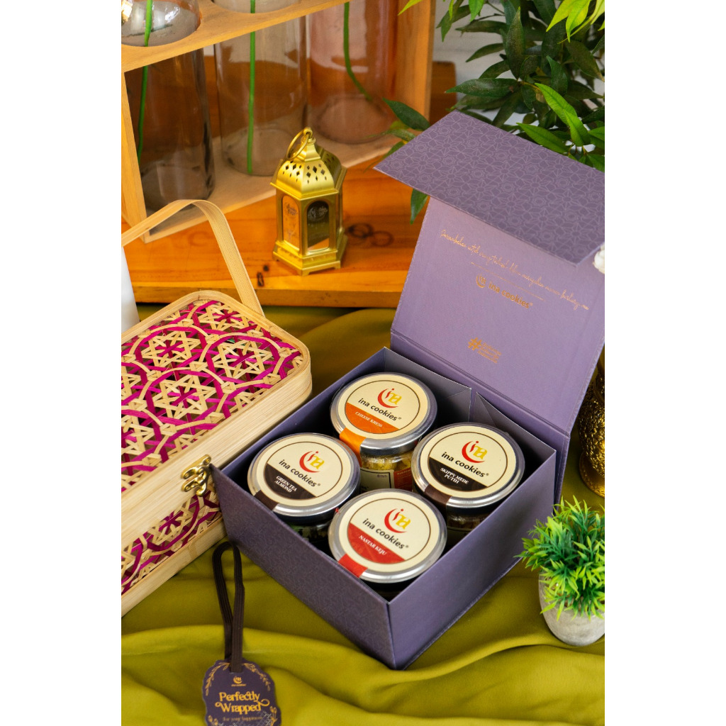 

SET HAMPER PREMIUM HARDBOX INA COOKIES JAR