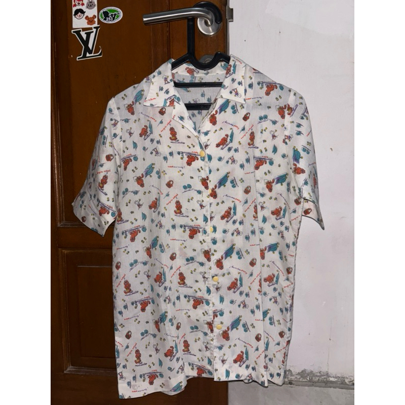 Kemeja vintage motif kartun