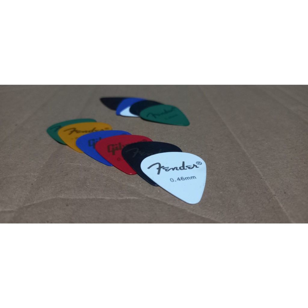 Pick Pic Gitar Merk Fender Ukuran Size 0.46mm 0.71mm 0.96mm 046 071 096 mm Bahan Kerang Celuloid Cel