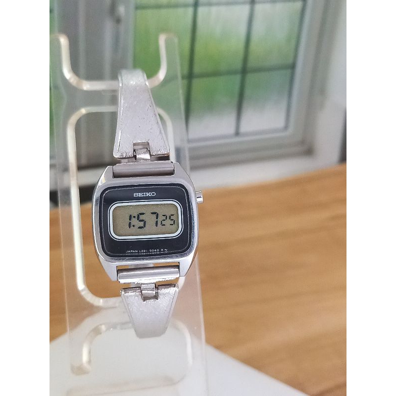 jj03226 jam tangan wanita vintage seiko digital L221-5070