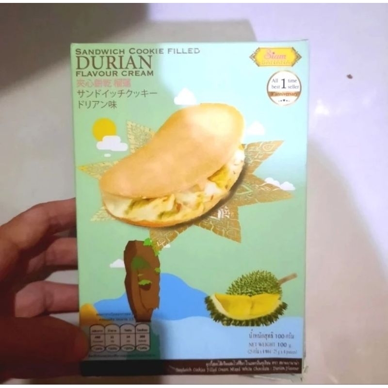 

Sandwich cookie filled durian flavour cream
