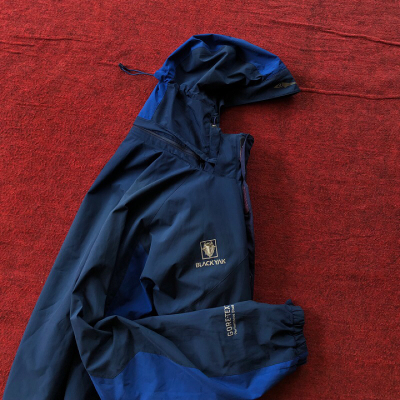 jaket black yak gorpcore gore-Tex size xl minus jual murah