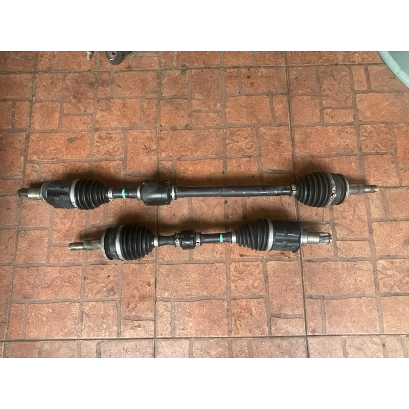 As roda CV joint drive shaft toyota kijang innova zenix kiri kanan komplit original