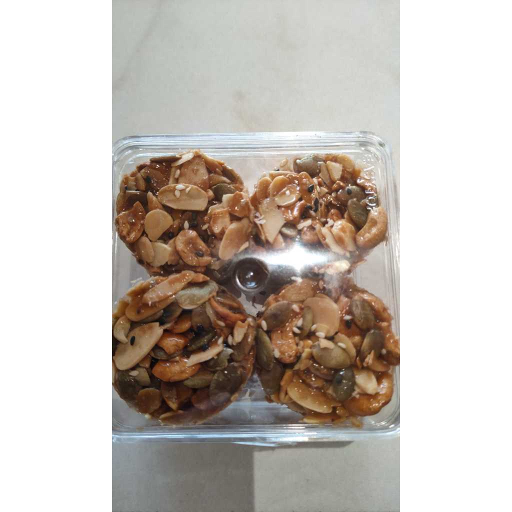 

Kue Khas Lebaran Kue Kacang Per 1 Toples