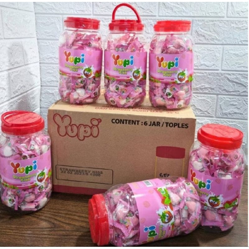 

Permen Yupi Strawberry