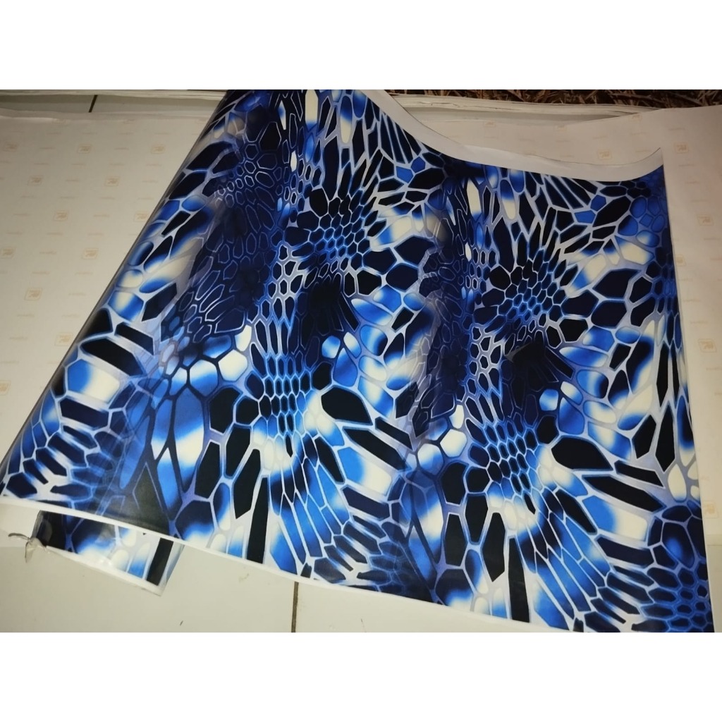

STIKER CAMO MOTIF HELACIUS 50X50CM