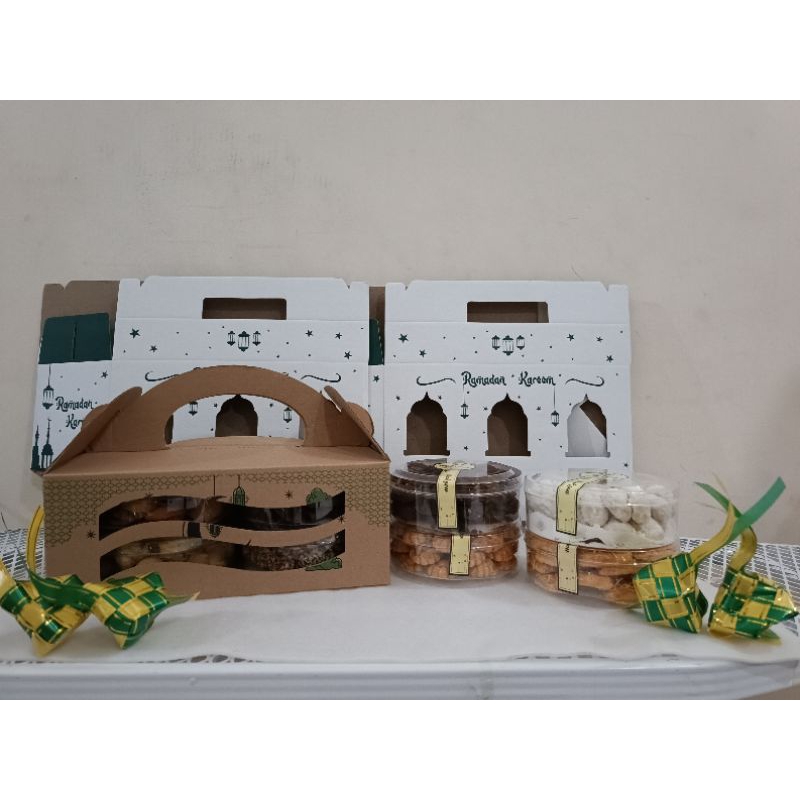 

Hampers Lebaran Idul Fitri 4 Toples 250gr